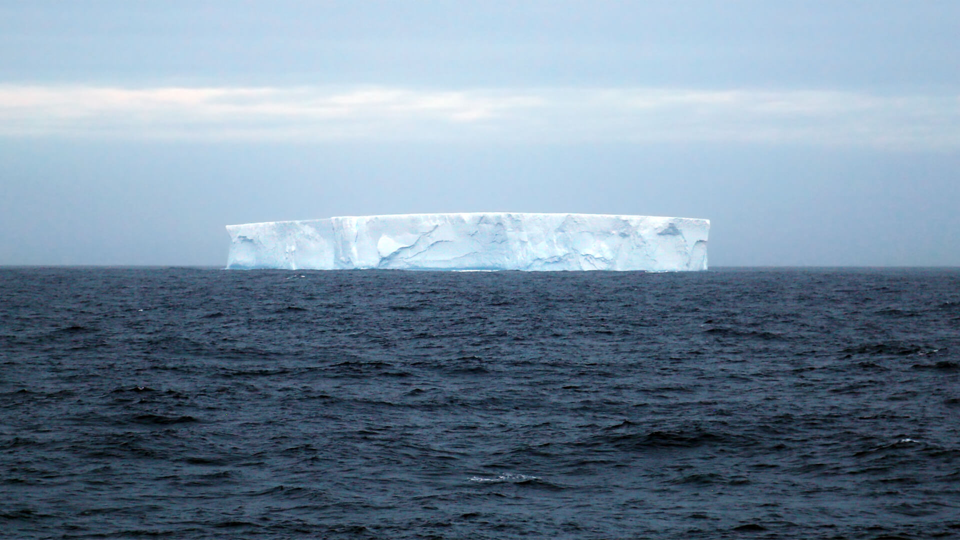 Premier iceberg après le passage de Drake