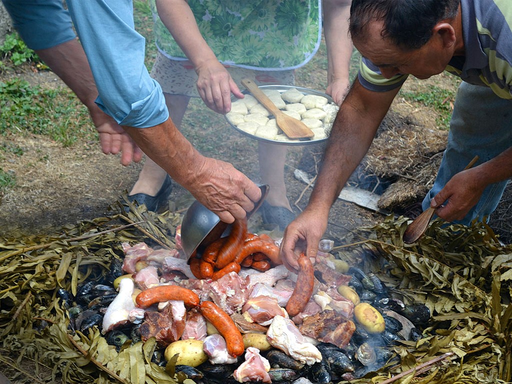 Preparación del Curanto en Chiloé