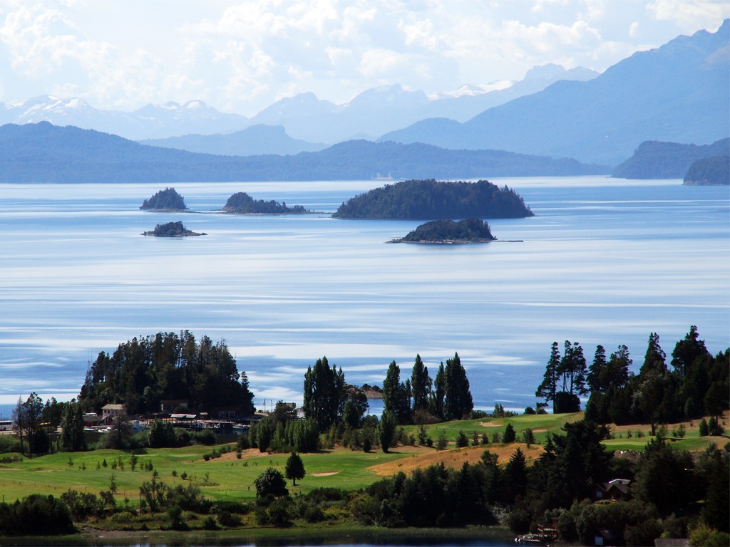 Vista panorámica del lago Nahuel Huapi